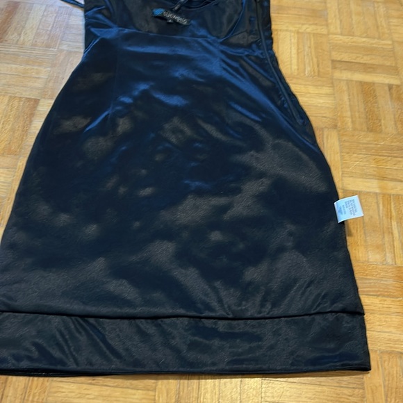 Sue Wong - Picture 8 of 11